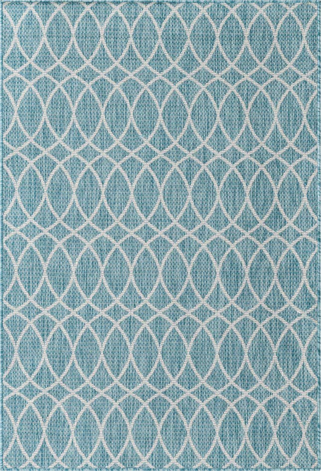Detail image of 4' x 6' Easy-Clean Trellis Indoor / Outdoor Rug