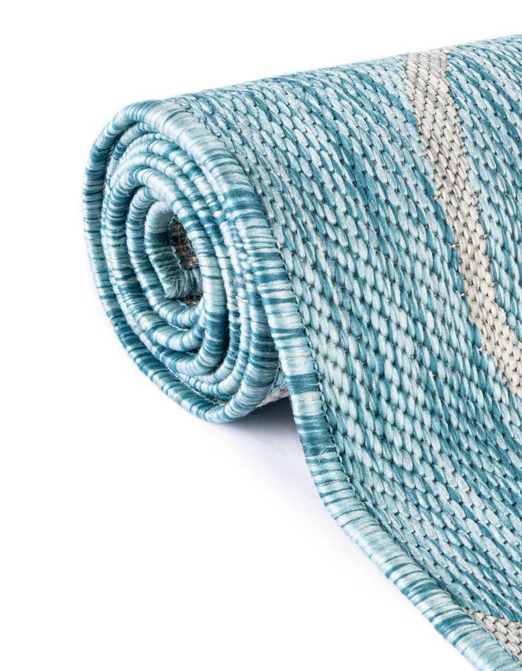 Detail image of 13' x 13' Easy-Clean Botanical Indoor / Outdoor Round Rug