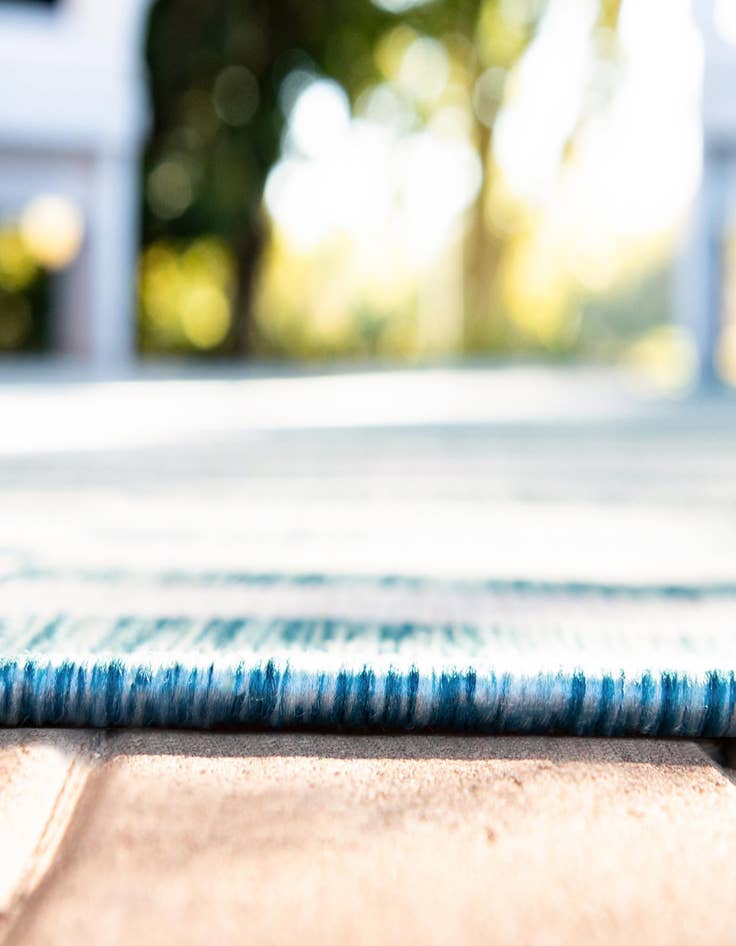 Detail image of 4' x 4' Washable Ribbon Indoor / Outdoor Round Rug