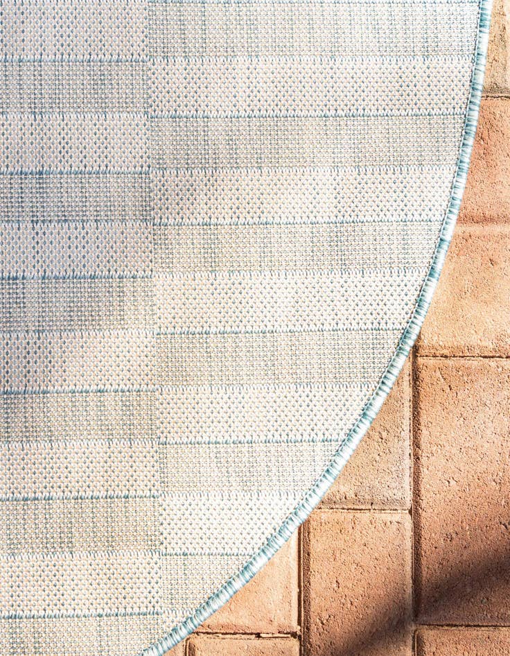 Detail image of 4' x 4'  Washable Striped Indoor / Outdoor Round Rug