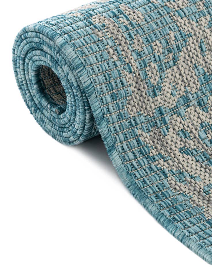 Detail image of 4' x 4' Easy-Clean Traditional Indoor / Outdoor Round Rug