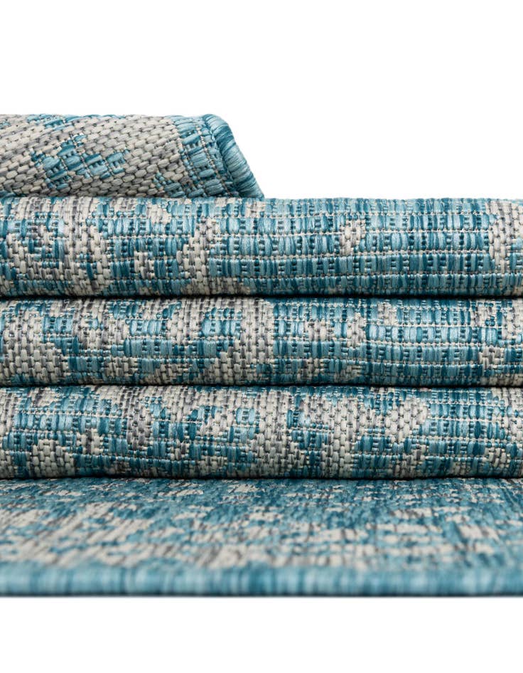 Detail image of 4' x 4' Easy-Clean Traditional Indoor / Outdoor Round Rug