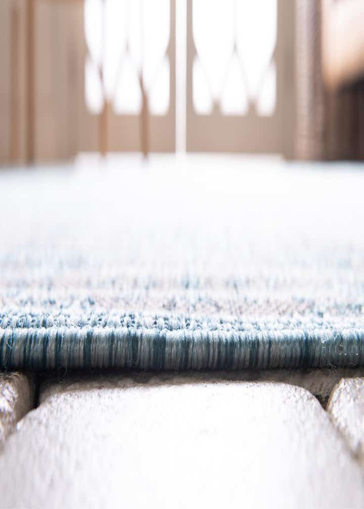 4' x 4' Easy-Clean Traditional Indoor / Outdoor Round Rug