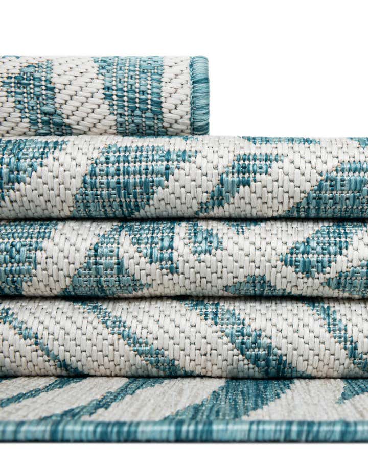 2' 7 x 10' Easy-Clean Botanical Indoor / Outdoor Runner Rug