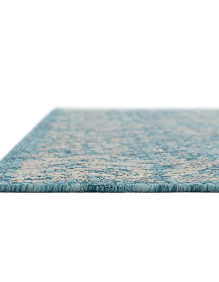 2' x 6' Easy-Clean Traditional Indoor / Outdoor Runner Rug