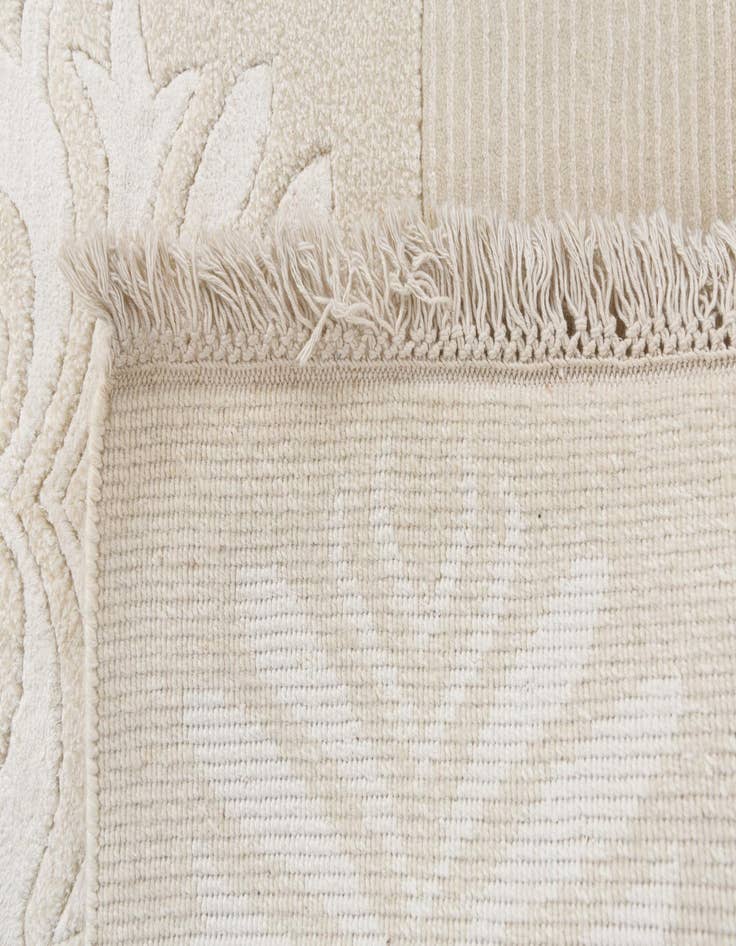 Detail image of 8' x 10' 2  Hand Knotted Darya Wool Rug