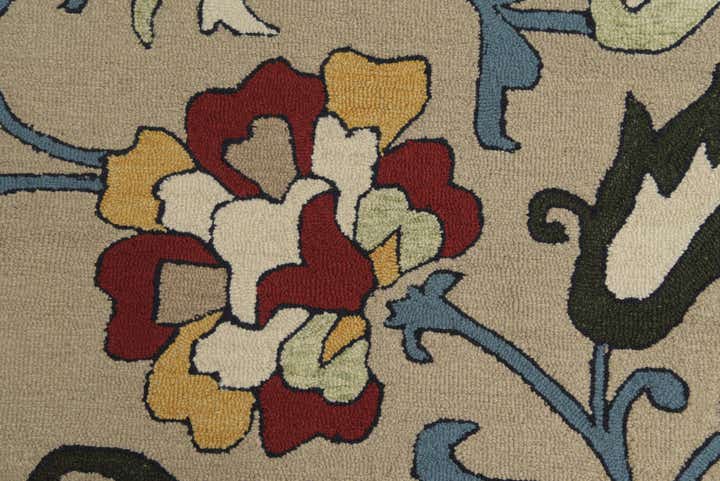 5' 1 x 8' Agra Wool Rug