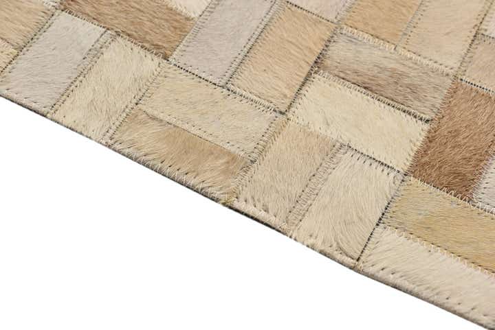 5' 4 x 7' 6 Cowhide Rug
