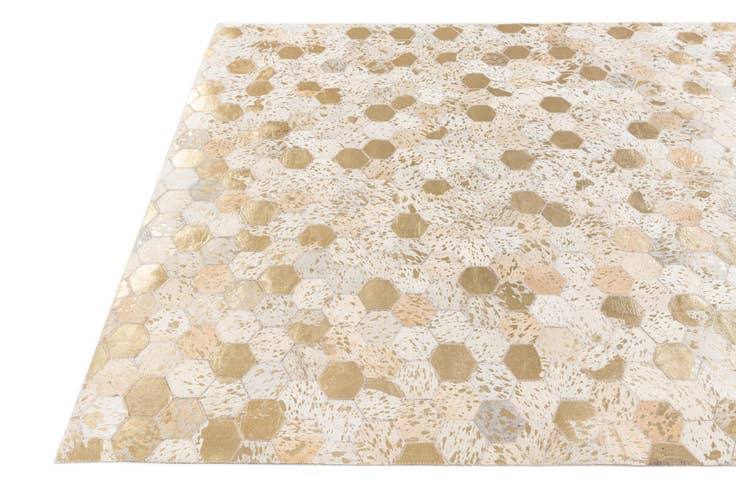 Detail image of 4' 10 x 7' 6 Cowhide Stocks Rug