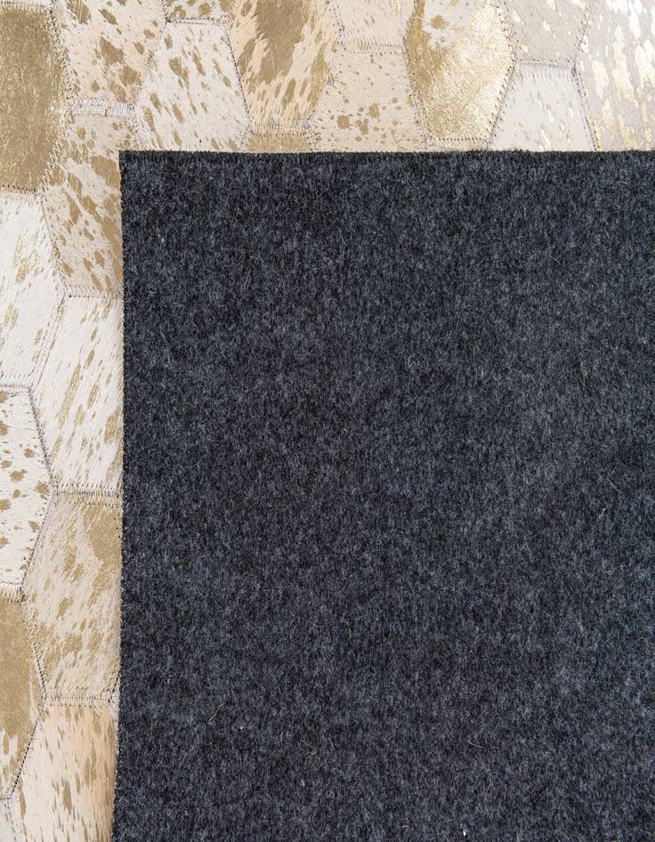 Detail image of 4' 10 x 7' 6 Cowhide Stocks Rug