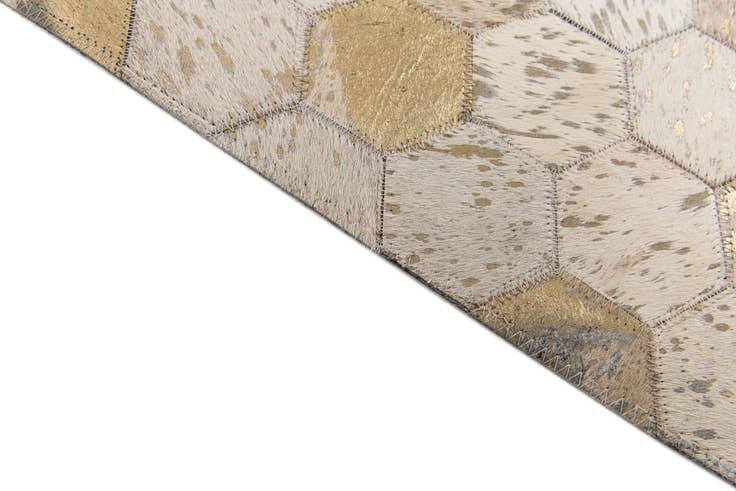 Detail image of 4' 10 x 7' 7 Cowhide Stocks Rug