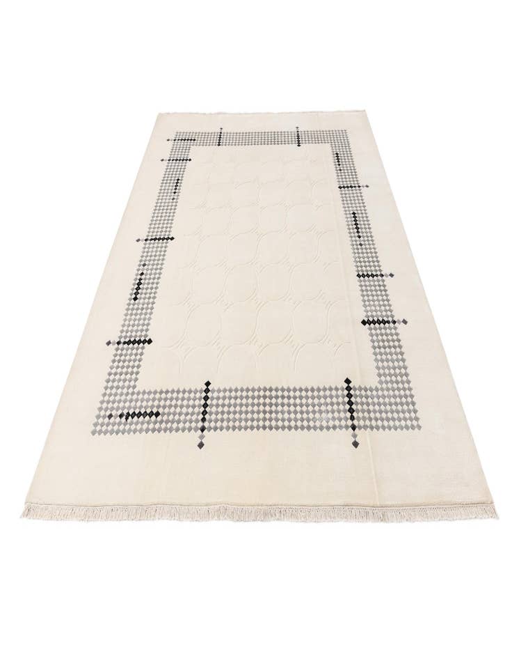 Detail image of 7' 9 x 9' 10 Hand Knotted Darya Wool Rug