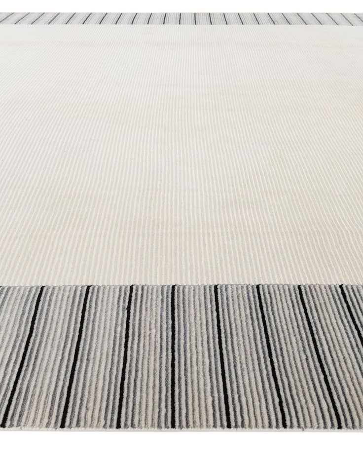 Detail image of 7' 10 x 9' 9  Hand Knotted Darya Wool Rug