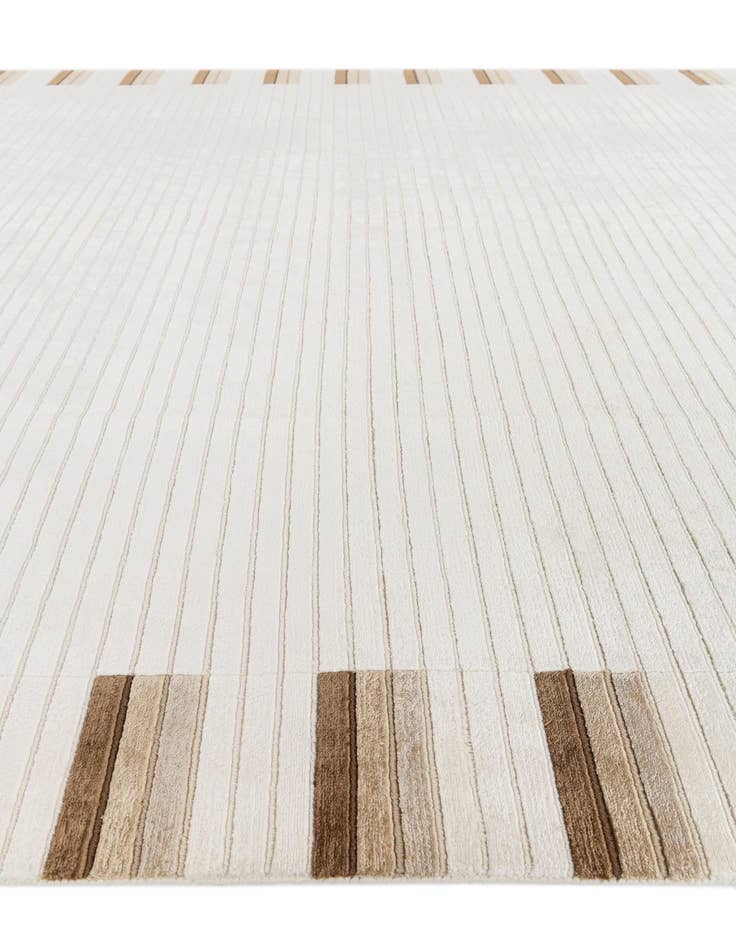 Detail image of 8' x 11' 6  Hand Knotted Darya Wool Rug