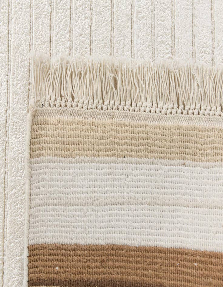 Detail image of 8' x 11' 6  Hand Knotted Darya Wool Rug