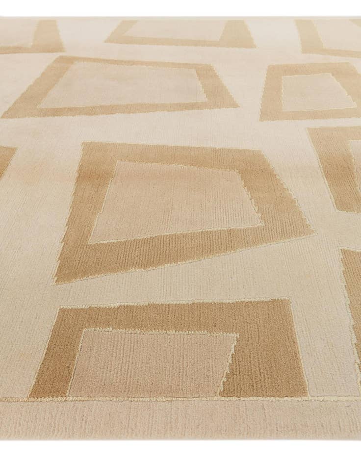 Detail image of 6' 8 x 9' 11 Hand Knotted Darya Wool Rug