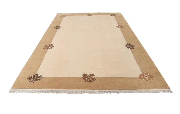 Detail image of 6' 6 x 10' Hand Knotted Darya Wool Rug