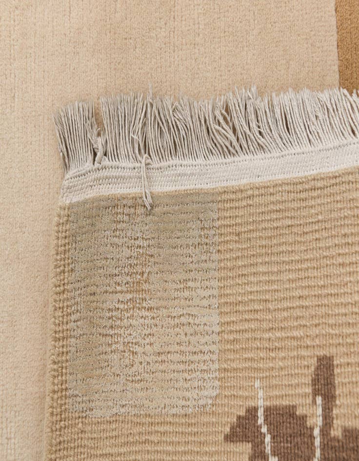 Detail image of 6' 6 x 10'  Hand Knotted Darya Wool Rug