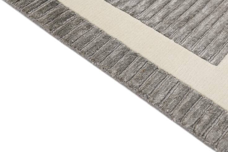 Detail image of 6' 6 x 9' 7 Hand Knotted Darya Wool Rug