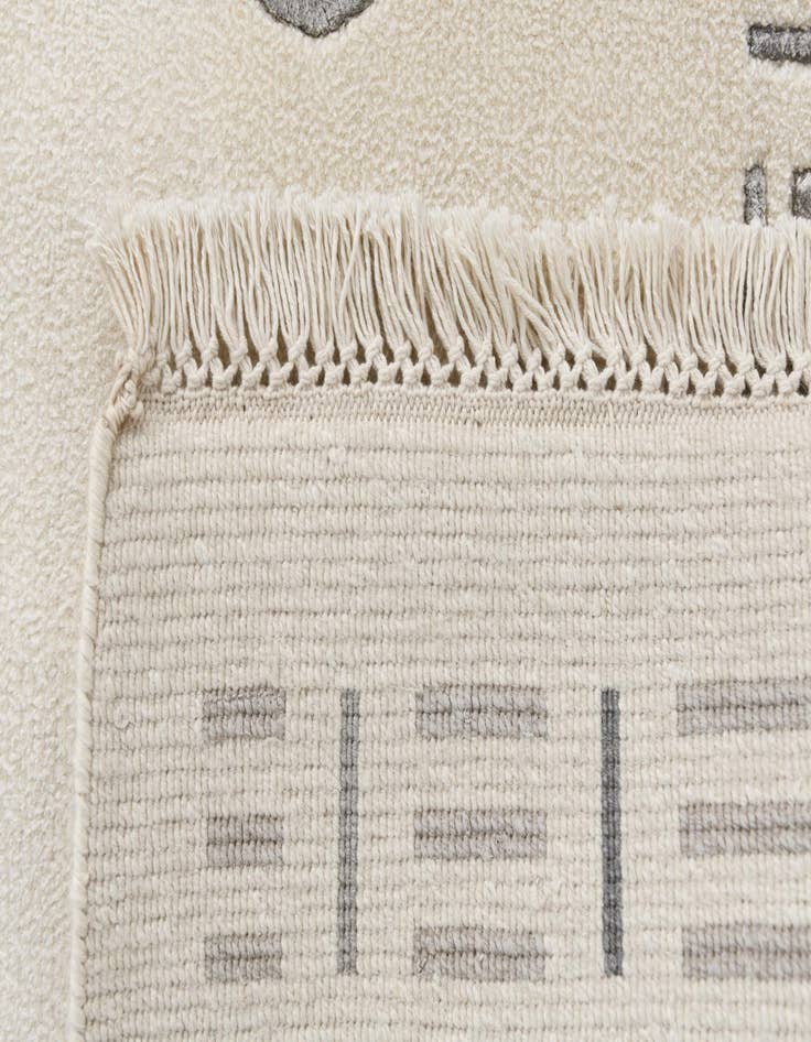 Detail image of 6' 8 x 9' 10  Hand Knotted Darya Wool Rug