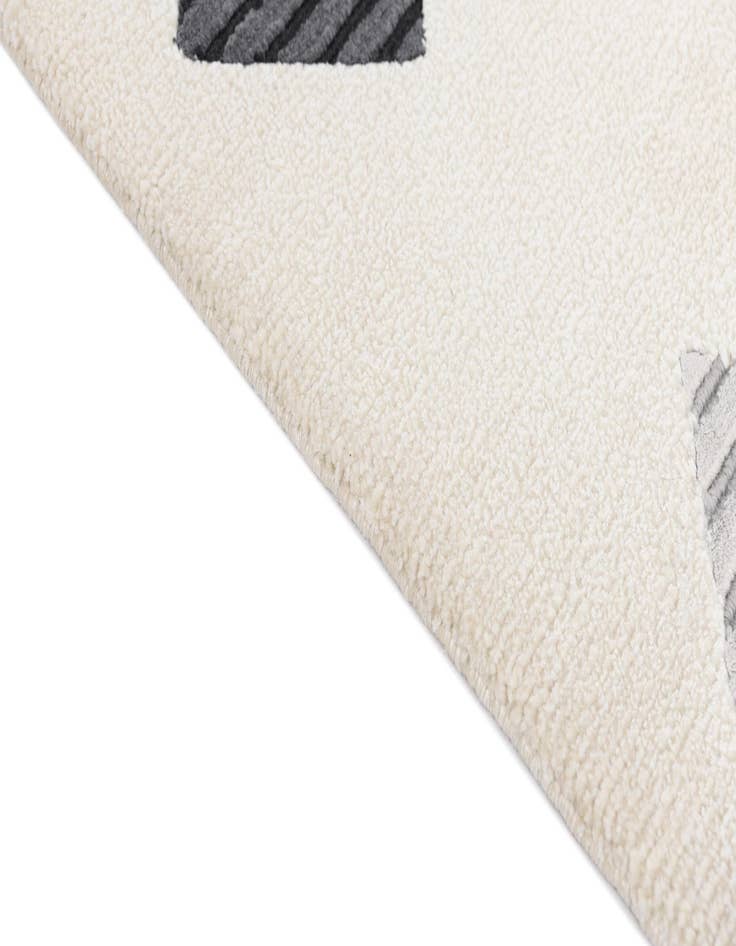 Detail image of 6' 8 x 10'  Hand Knotted Darya Wool Rug