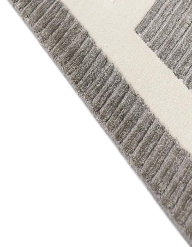 Detail image of 6' 7 x 9' 9  Hand Knotted Darya Wool Rug