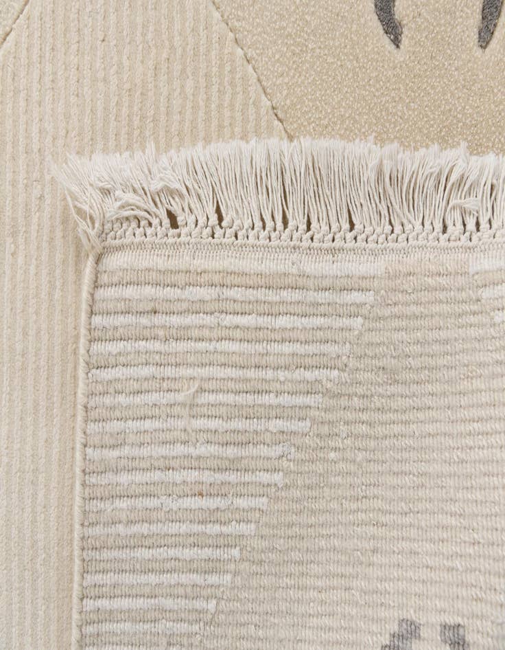 Detail image of 6' 7 x 9' 10  Hand Knotted Darya Wool Rug