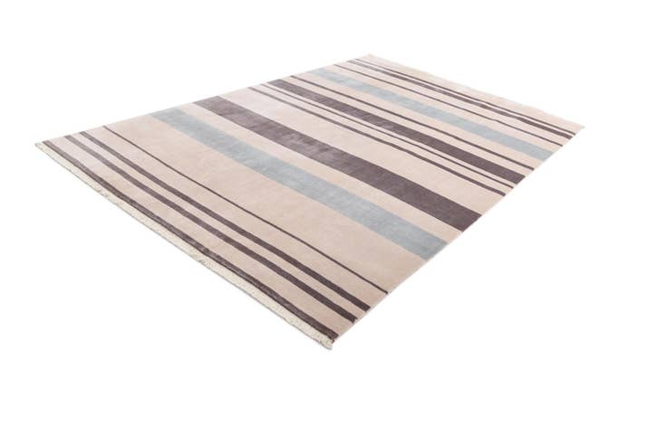 Detail image of 6' 5 x 9' 8 Hand Knotted Darya Wool Rug