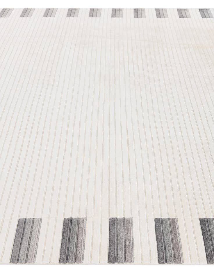 Detail image of 6' 6 x 9' 9  Hand Knotted Darya Wool Rug