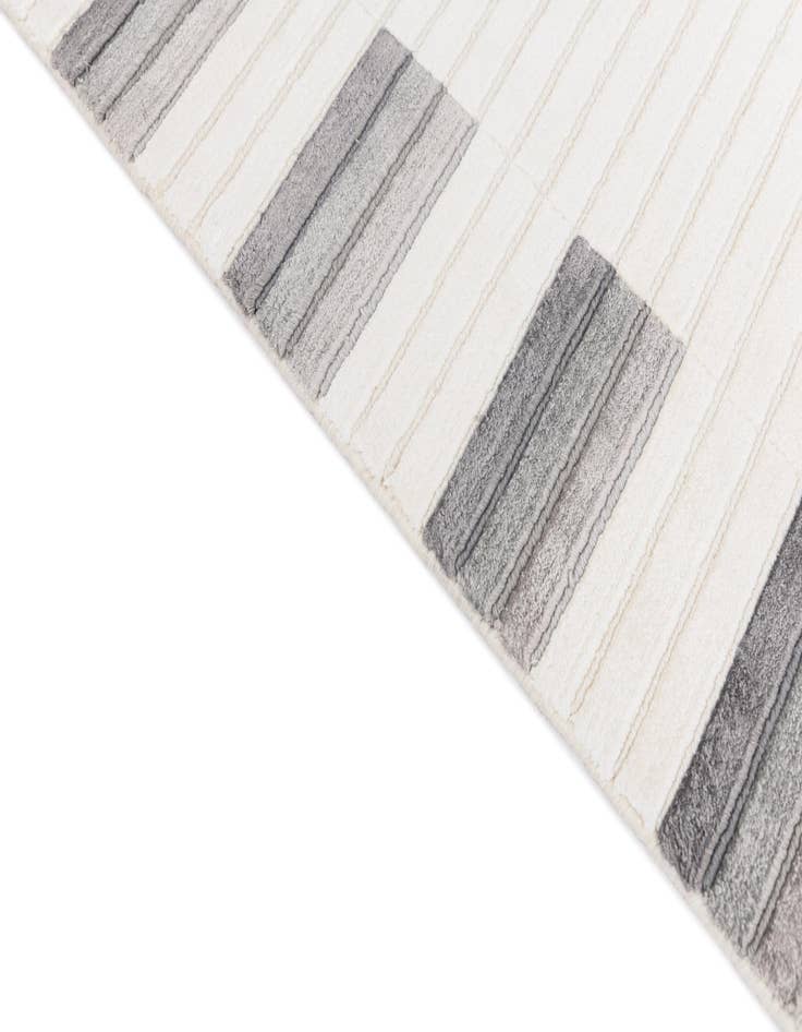 Detail image of 6' 6 x 9' 9  Hand Knotted Darya Wool Rug