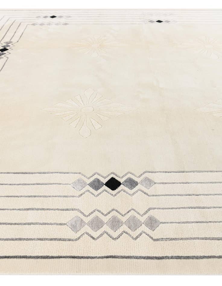 Detail image of 6' 10 x 9' 7  Hand Knotted Darya Wool Rug