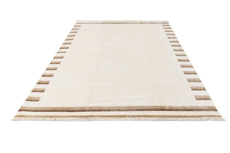 Detail image of 6' 6 x 9' 9 Hand Knotted Darya Wool Rug