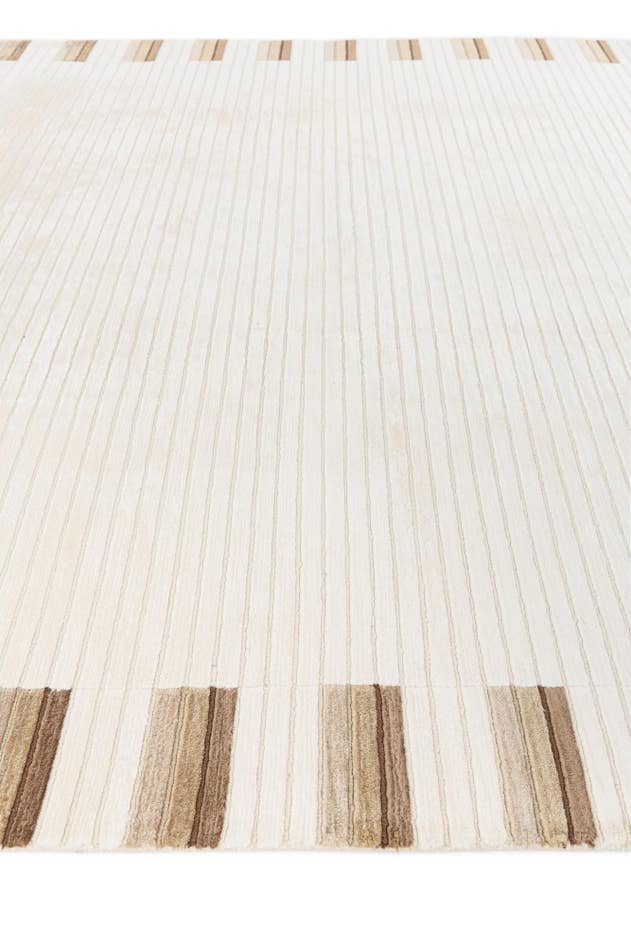 Detail image of 6' 6 x 9' 9 Hand Knotted Darya Wool Rug