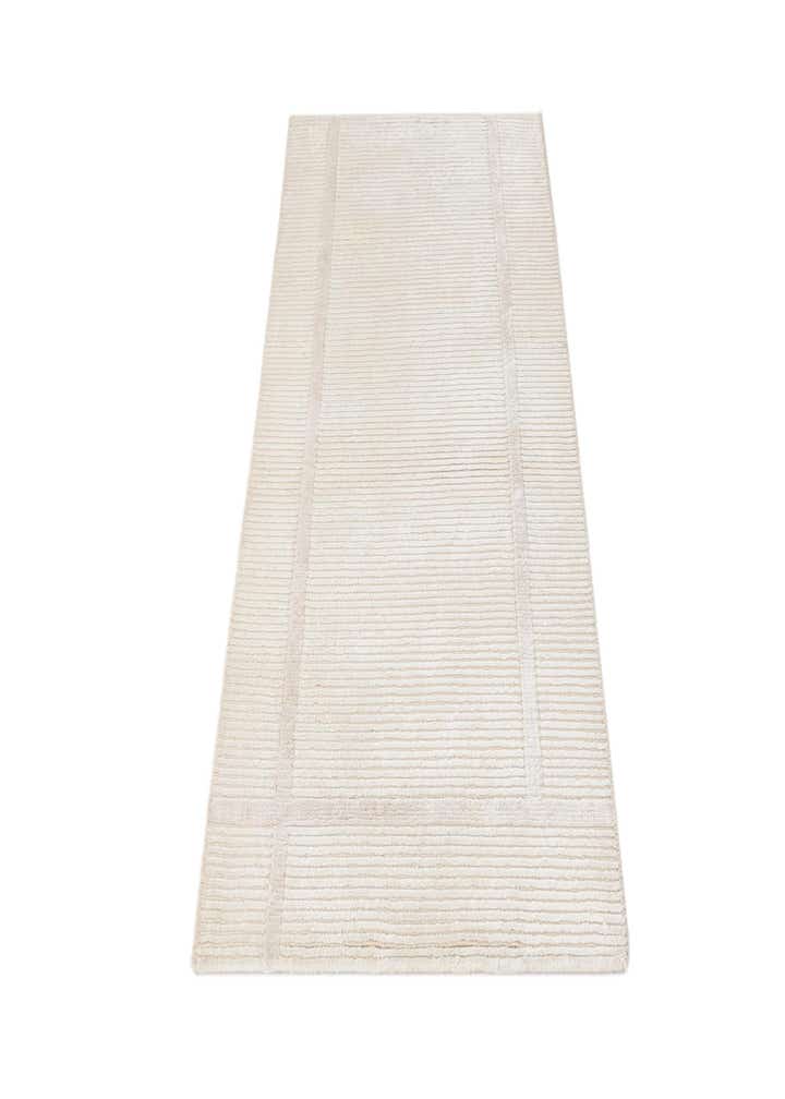 2' 8 x 4' 9 Hand Knotted Darya Wool Rug