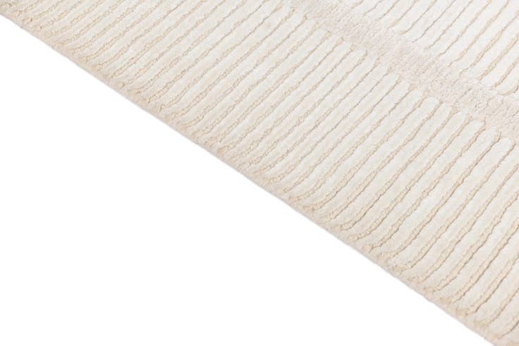 Detail image of 2' 8 x 4' 9 Hand Knotted Darya Wool Rug