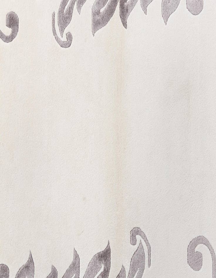 Detail image of 2' 9 x 5'  Hand Knotted Darya Wool Rug