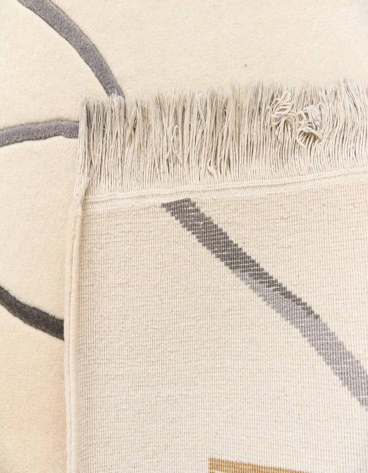 Detail image of 6' 8 x 10'  Hand Knotted Darya Wool Rug