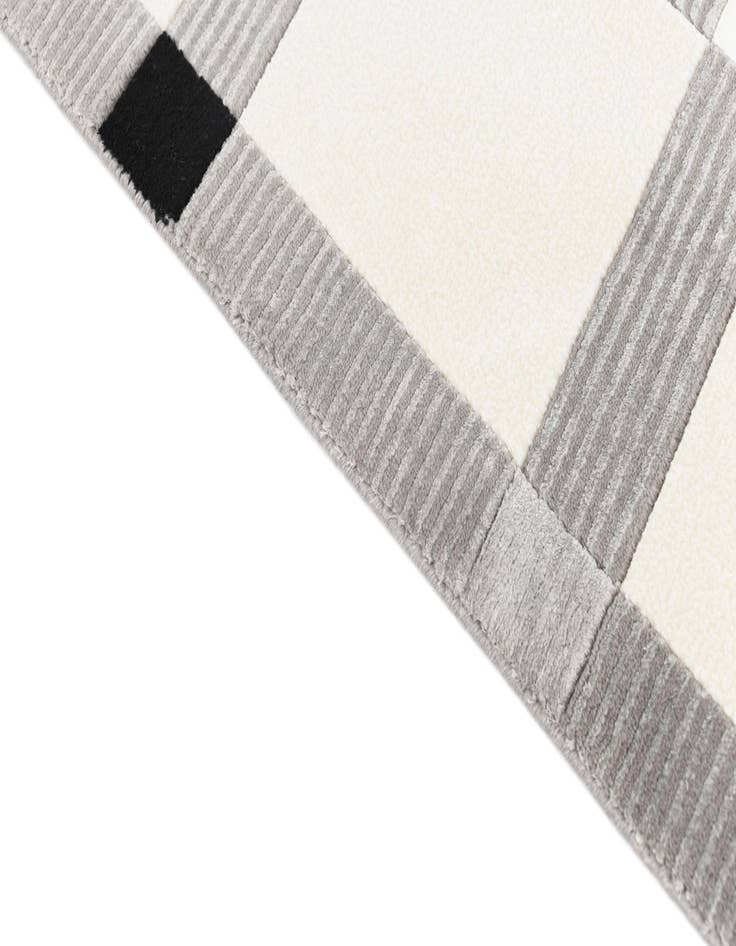 Detail image of 6' 11 x 9' 9  Hand Knotted Darya Wool Rug