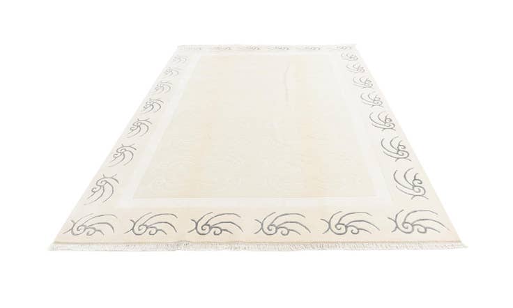 Detail image of 6' 5 x 9' 10 Hand Knotted Darya Wool Rug