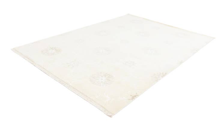 Detail image of 6' 9 x 9' 7 Hand Knotted Darya Wool Rug