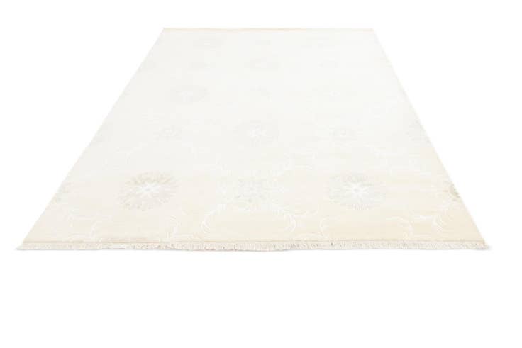 Detail image of 6' 9 x 9' 7 Hand Knotted Darya Wool Rug