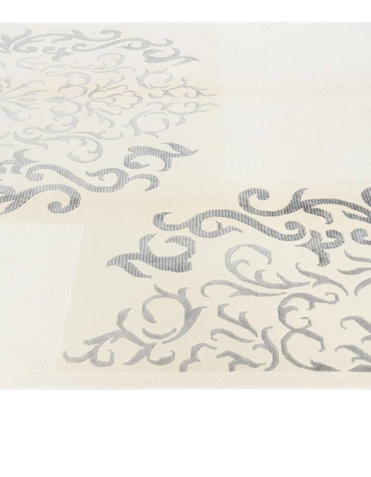 Detail image of 6' 6 x 9' 8  Hand Knotted Darya Wool Rug