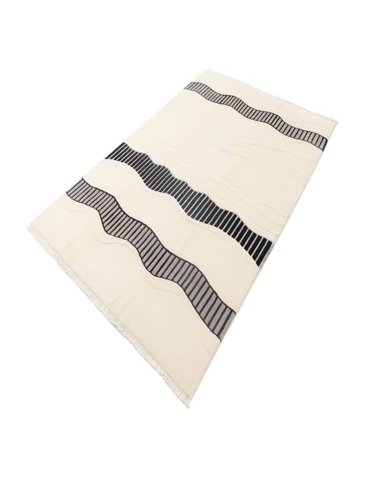 Detail image of 6' 7 x 9' 5  Hand Knotted Darya Wool Rug