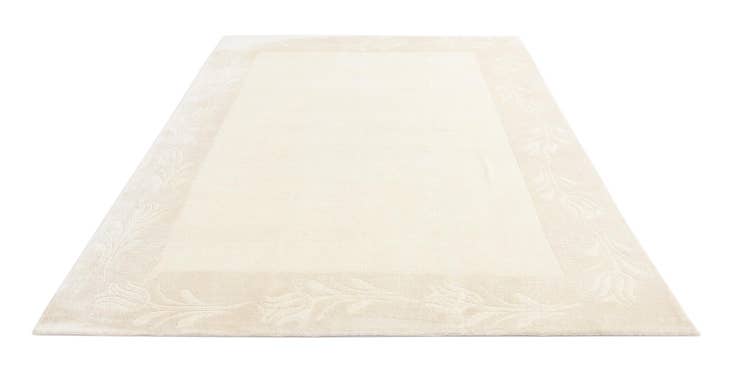 Detail image of 6' 7 x 9' 9 Hand Knotted Darya Wool Rug