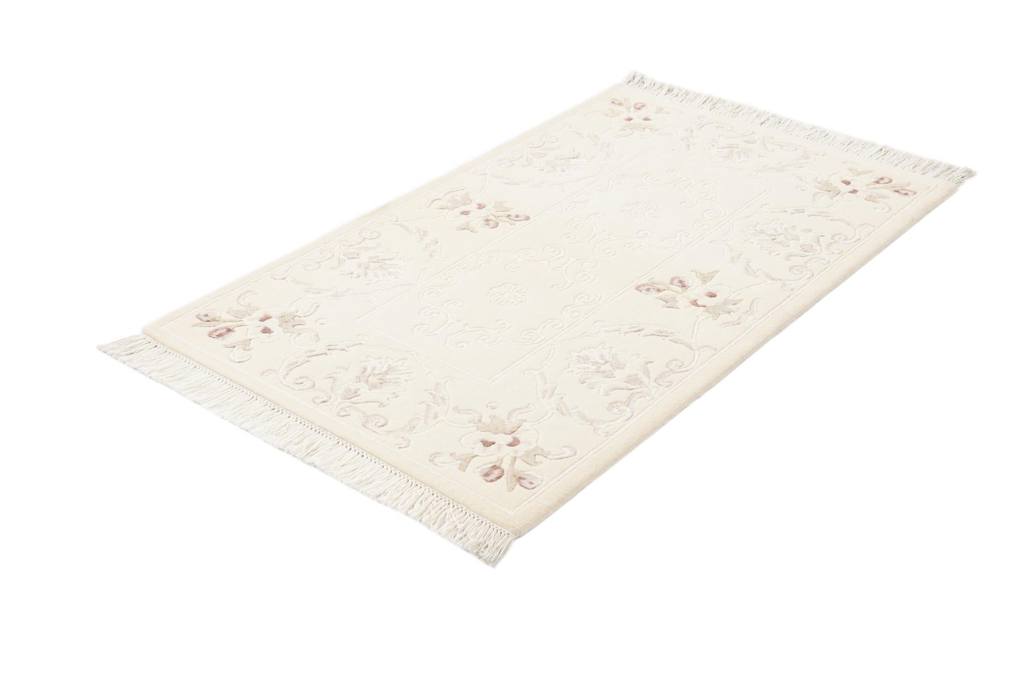 2' 10 x 4' 9 Hand Knotted Darya Wool Rug