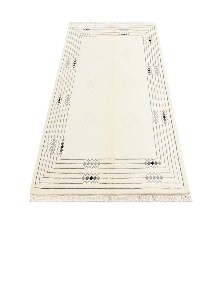 Detail image of 4' 7 x 6' 7  Hand Knotted Darya Wool Rug