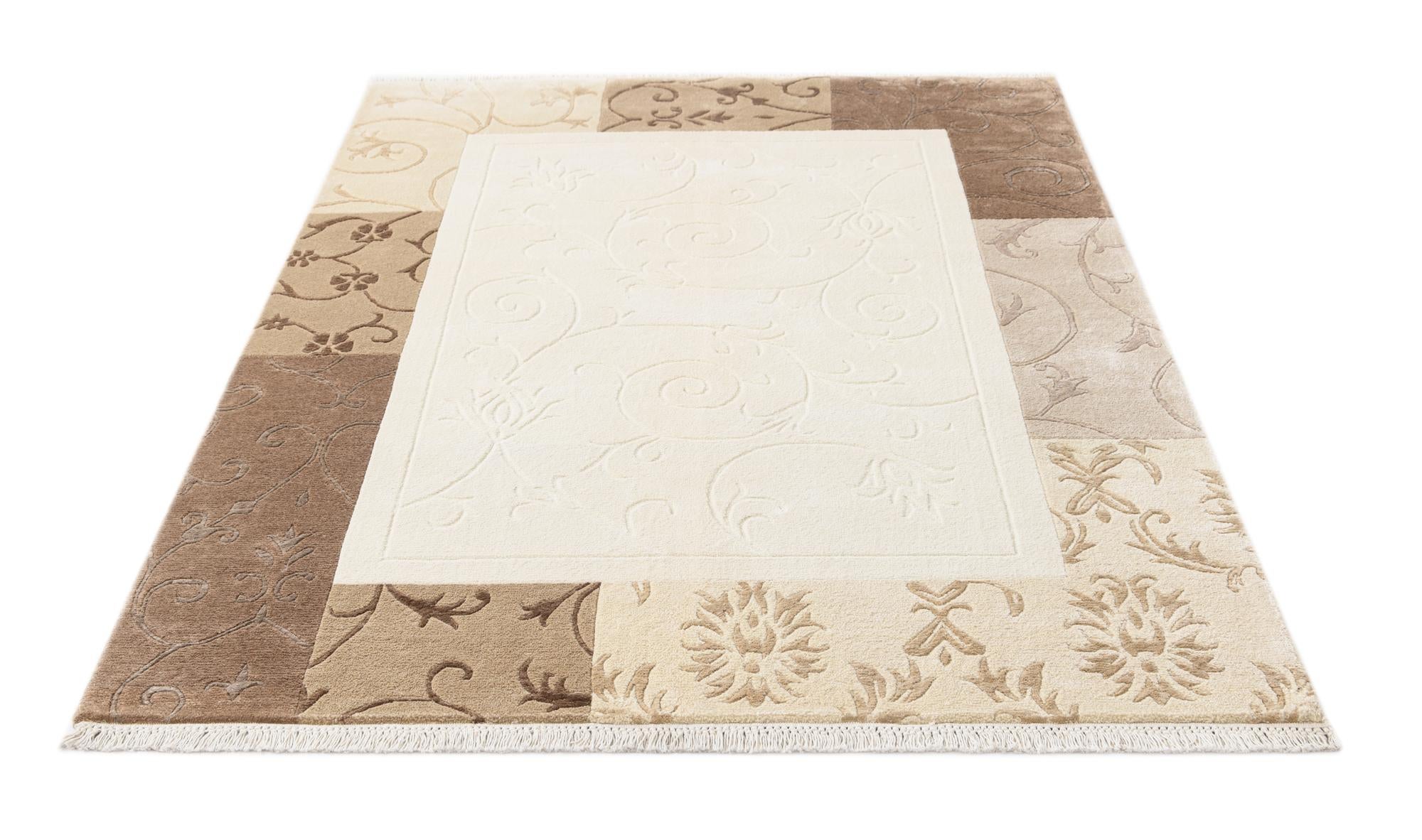 4' 7 x 6' 8 Hand Knotted Darya Wool Rug