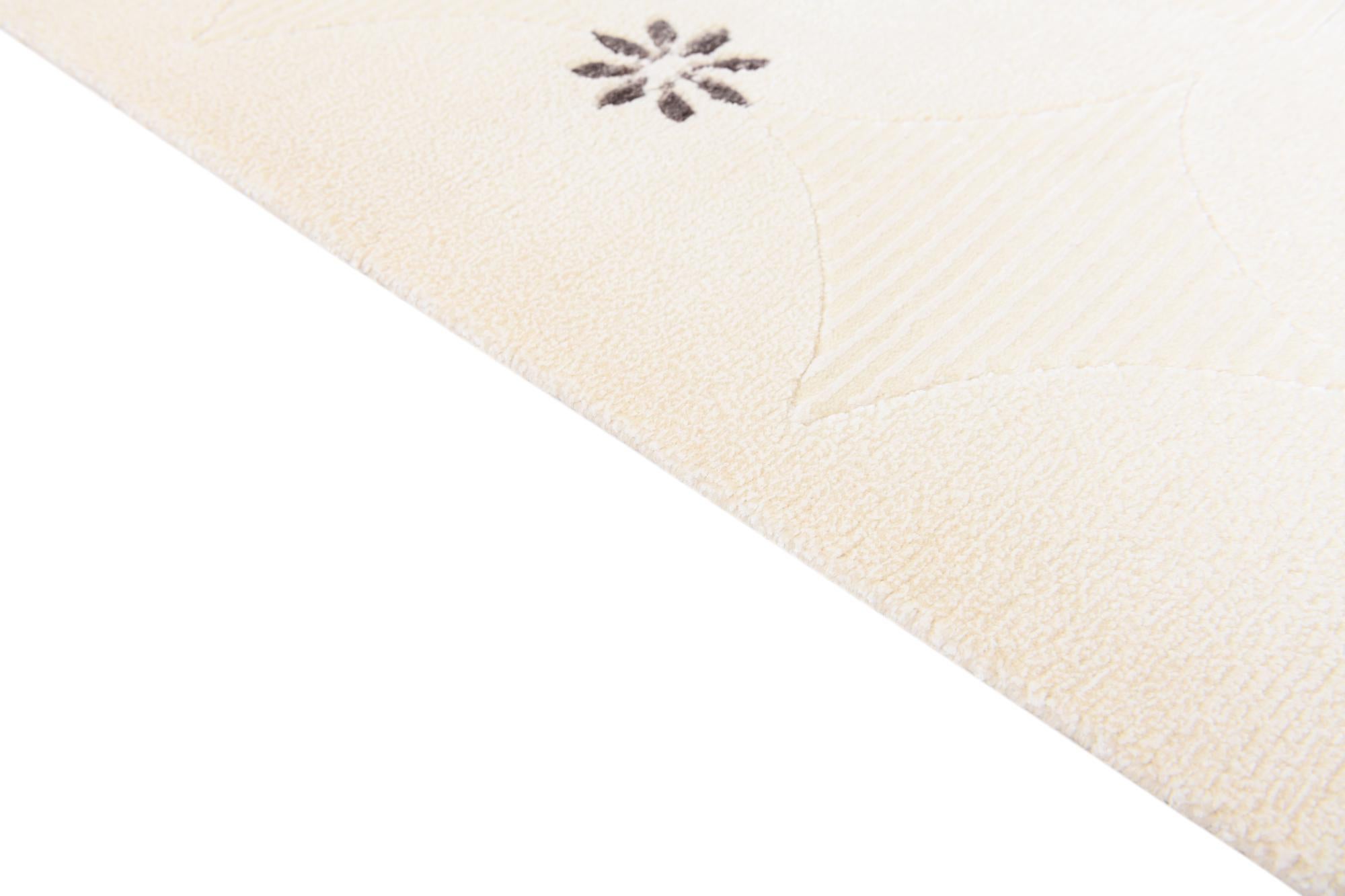 5' 7 x 8' Hand Knotted Darya Wool Rug