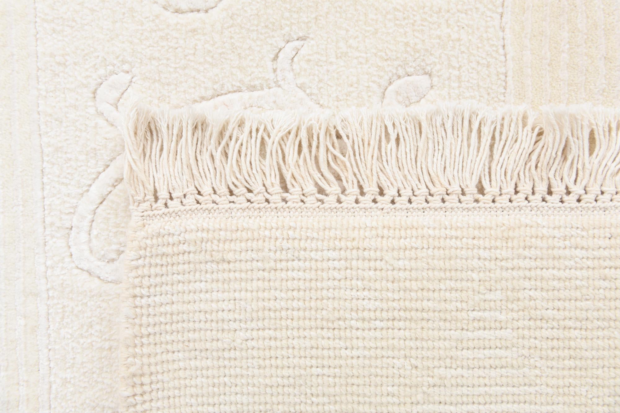 5' 7 x 8' Hand Knotted Darya Wool Rug