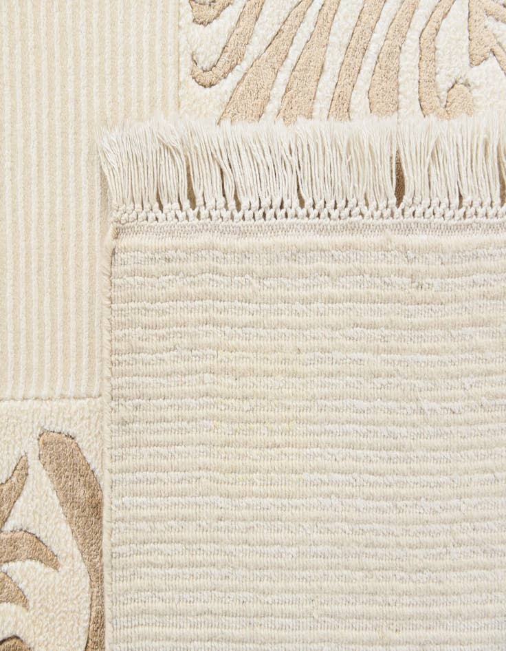 Detail image of 5' 7 x 8' 1  Hand Knotted Darya Wool Rug